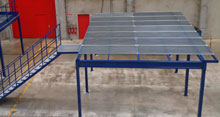 Plate-forme industrielle recouvrement caillebotis avec escalier d'accès